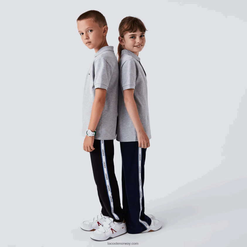 Lacoste petit pique polo med vanlig passform 4J4X0T3126 grå kine cca barn