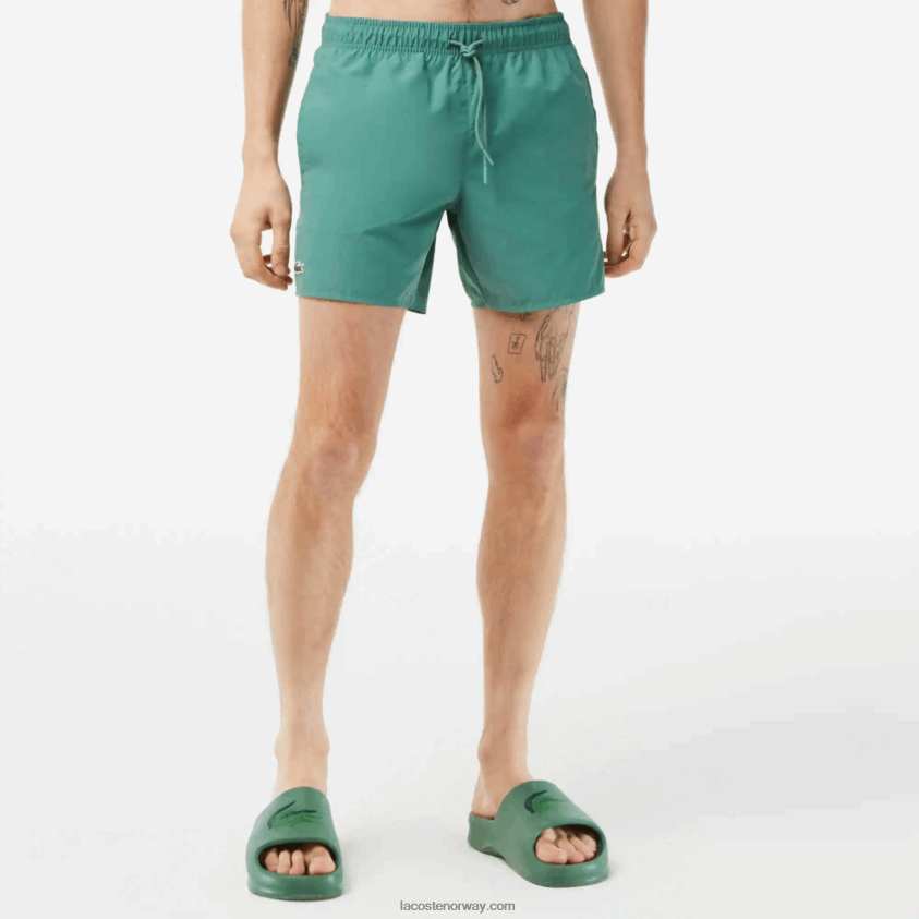 Lacoste lett hurtigtørkende badeshorts 4J4X0T546 kakigrønn wij menn