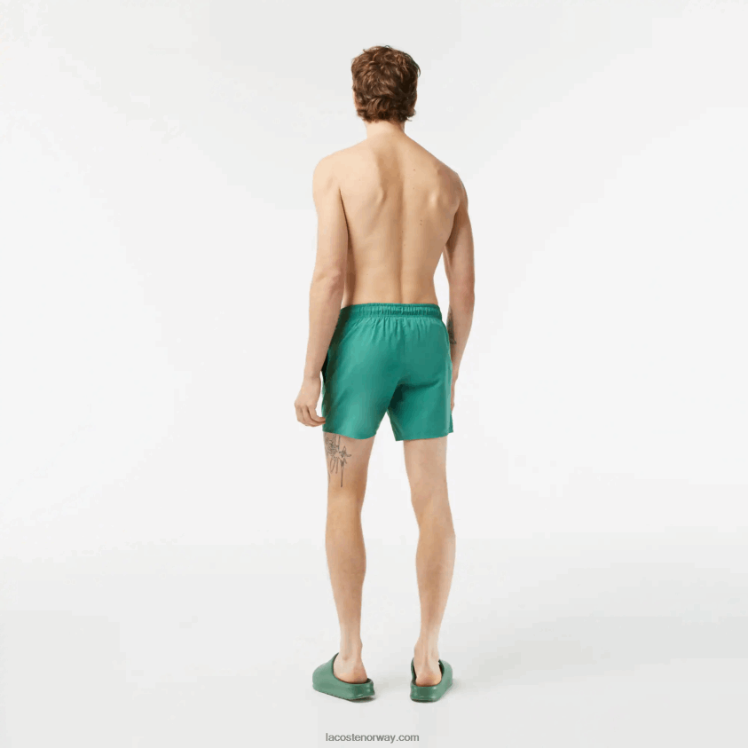 Lacoste lett hurtigtørkende badeshorts 4J4X0T546 kakigrønn wij menn